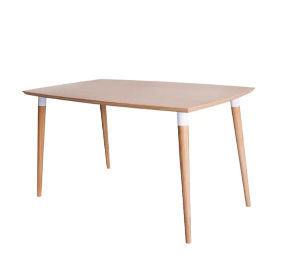 Hur säkerställer utformningen av bambu matbord säkerheten för barn när du använder det?